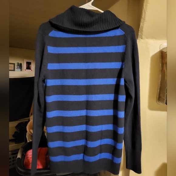 Gap cowl neck striped sweater, women's size large. NWOT. - Picture 9 of 9
